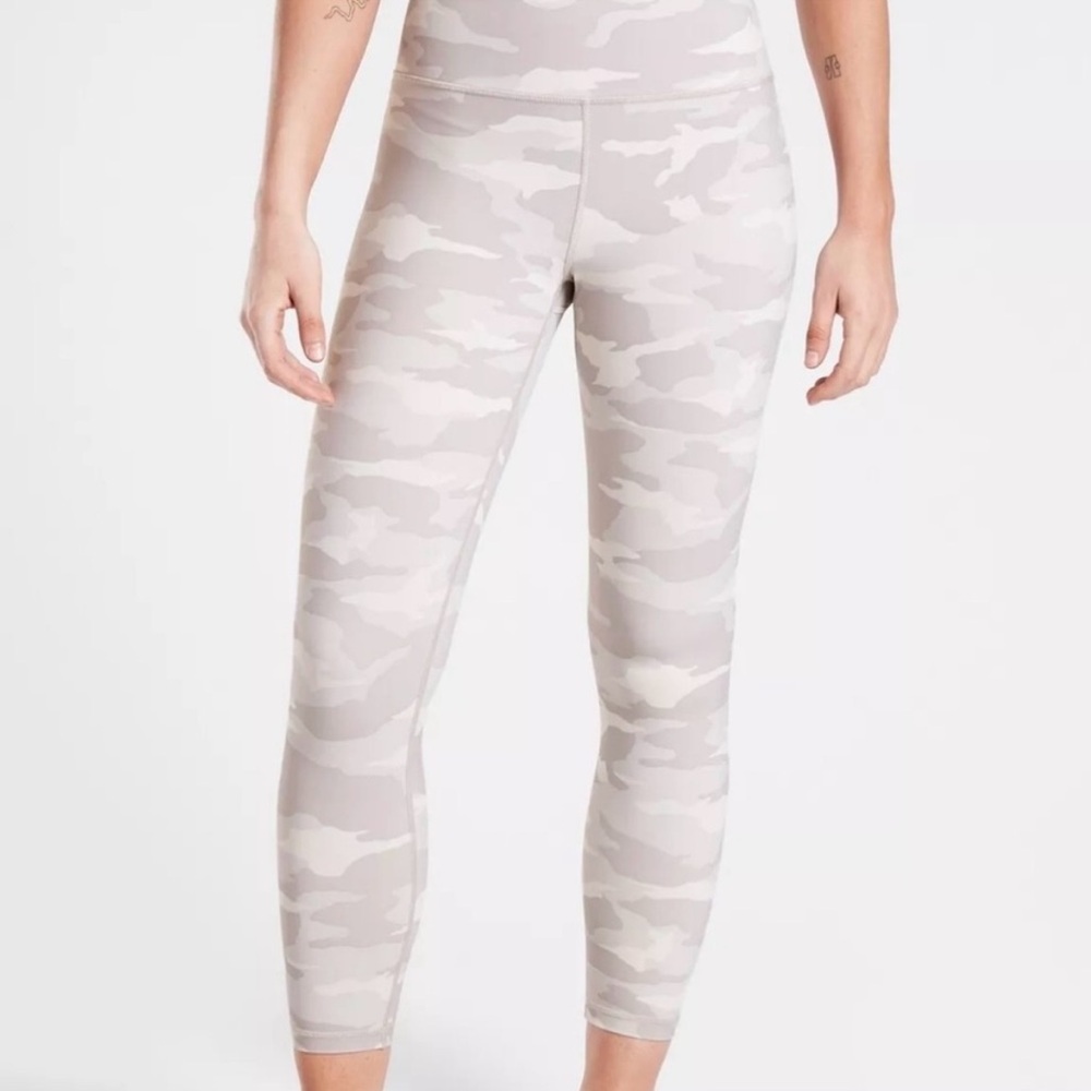 Athleta Elation 7/8 Tight Leggings Camo Grey Women’s Size Small High Waisted